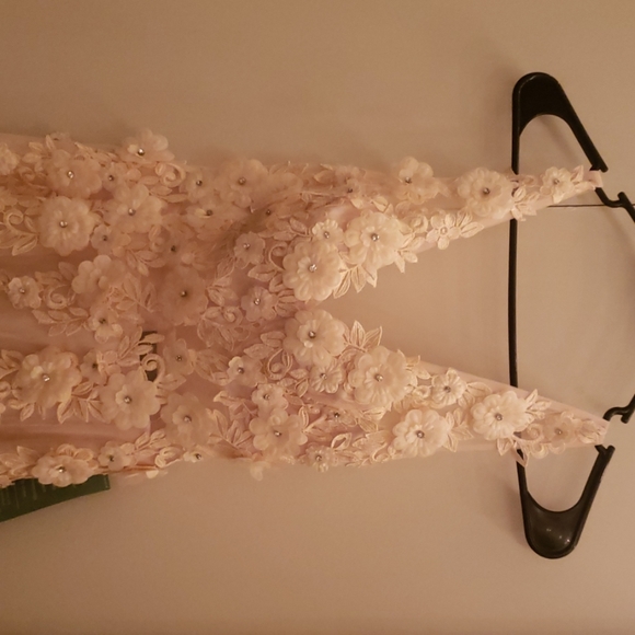 Long Dress - Picture 2 of 5